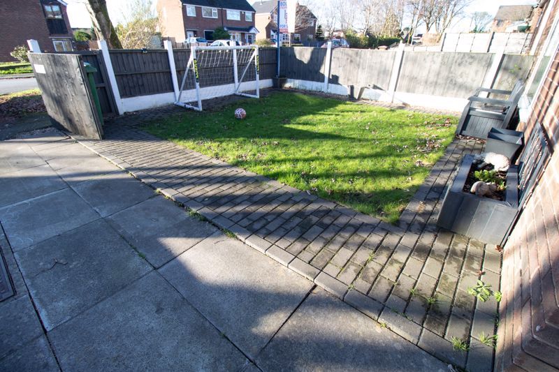 Property photo 2 of 15 Front Garden/Driveway