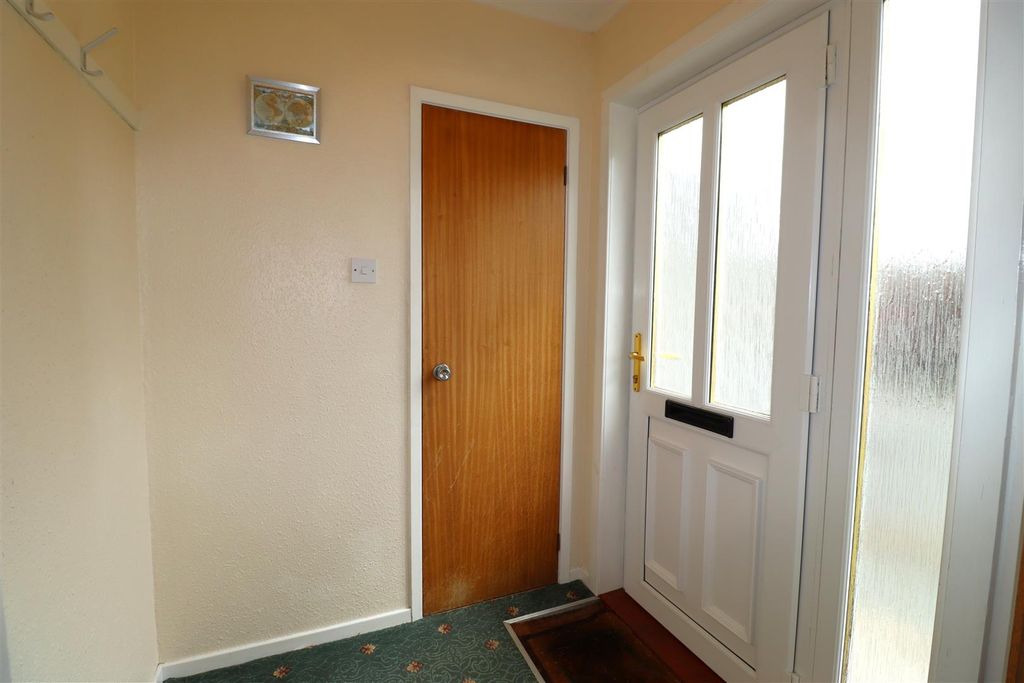 Property photo 2 of 34 Ent Hall.Jpg