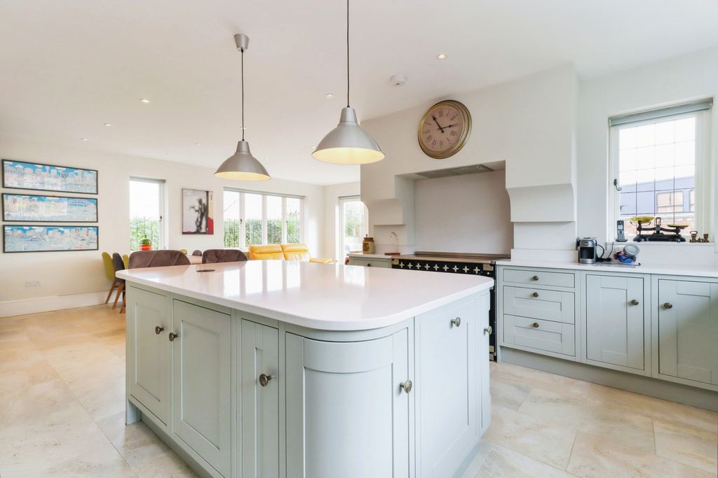 Property photo 2 of 30 Kitchen