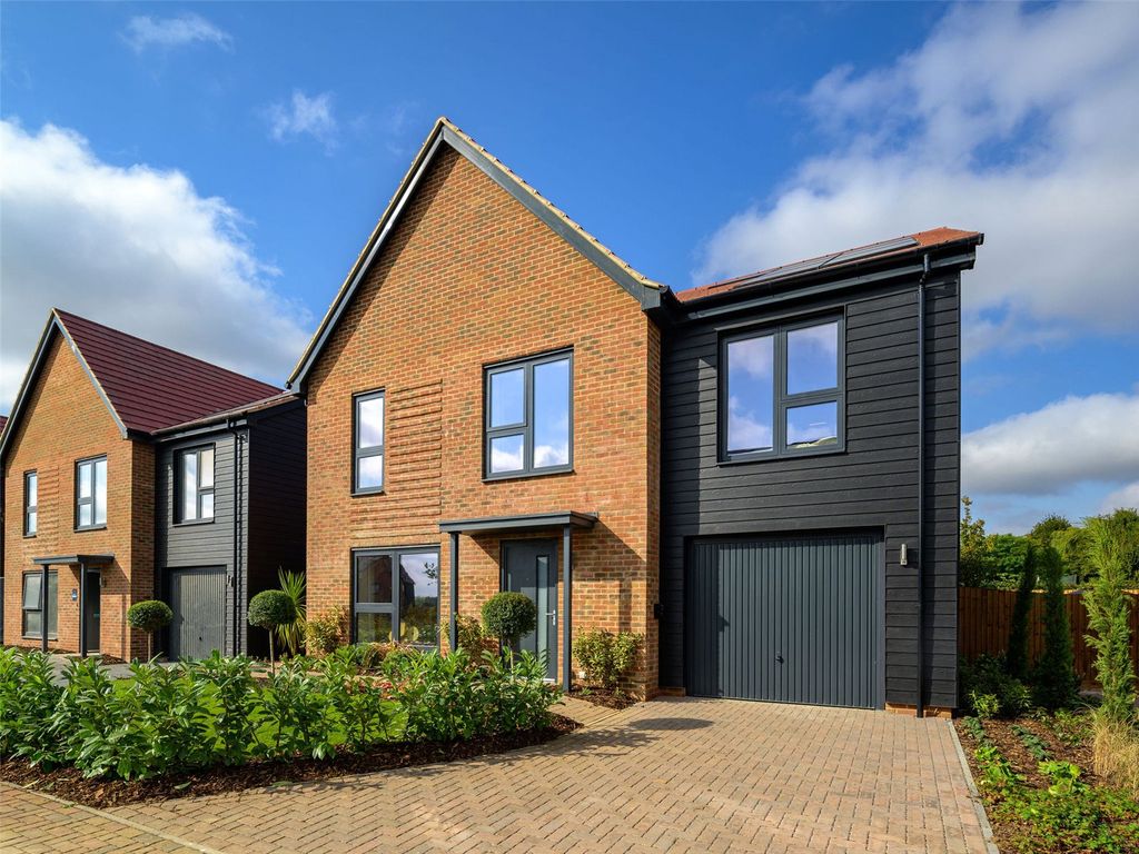 Property photo 1 of 13 Shadwell
