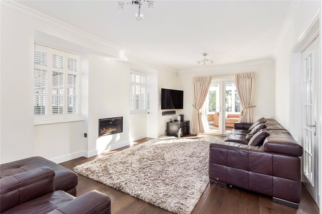 Property photo 2 of 19 Picture No. 24