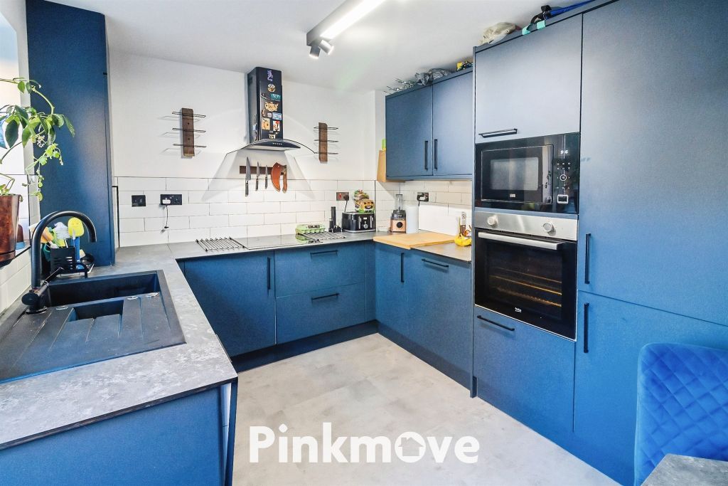 Property photo 2 of 13