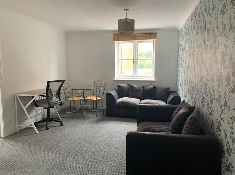 Property photo 1 of 10 Lounge