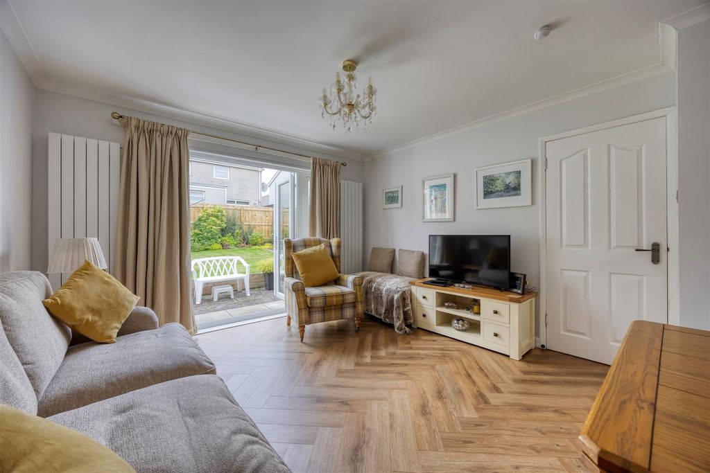 Property photo 3 of 19 4_Blair_Drive_Milton_Of_Campsie_013.Jpeg