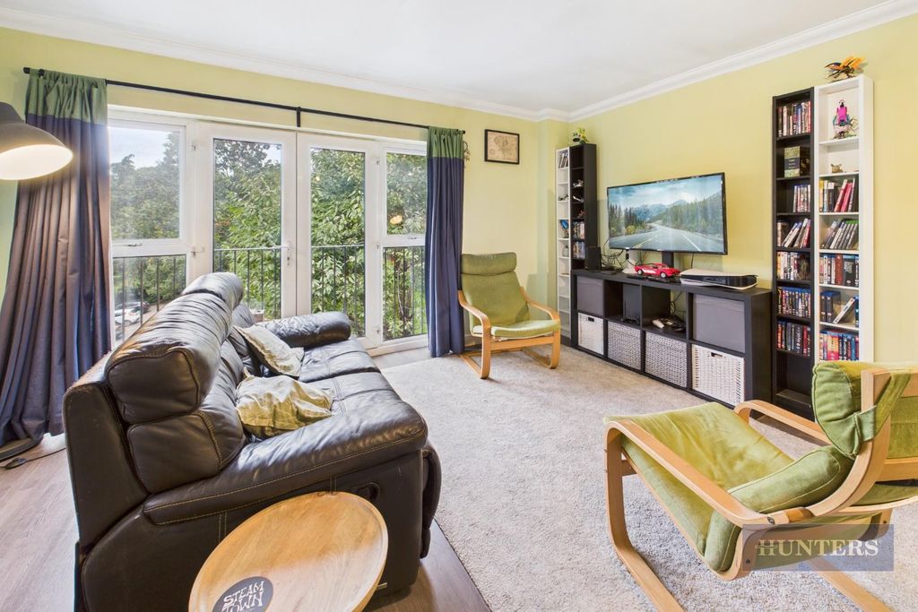 Property photo 3 of 12 Cam05152G0-Pr0247-Still010.Jpg