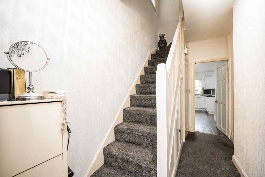 Property photo 2 of 28 03