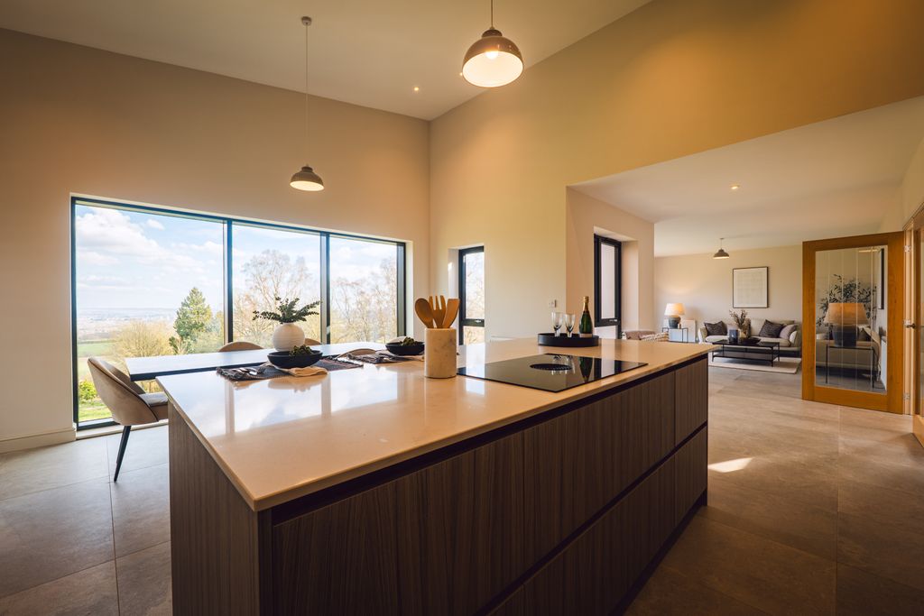 Property photo 3 of 21 Kirchen Dining