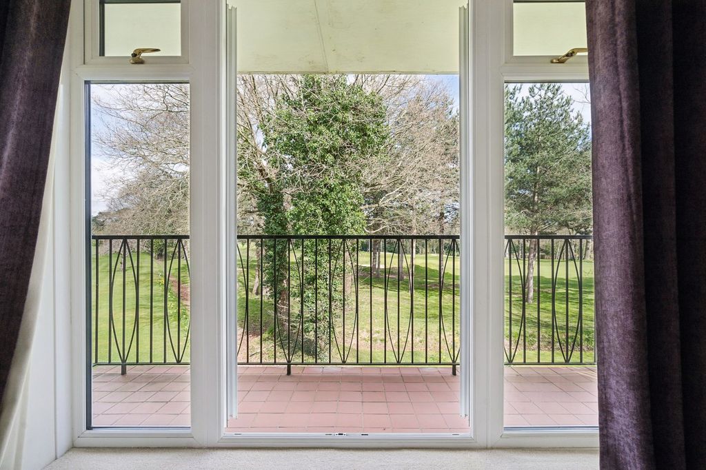 Property photo 2 of 30