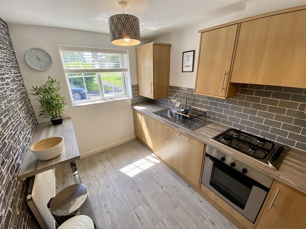 Property photo 2 of 14 Kitchen