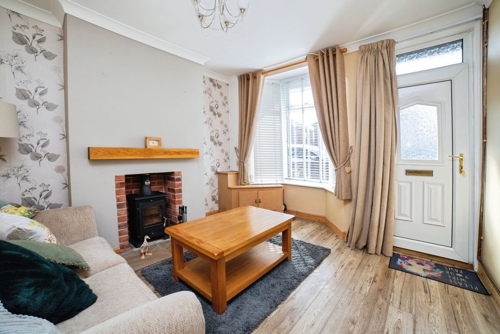 Property photo 2 of 17 Photo