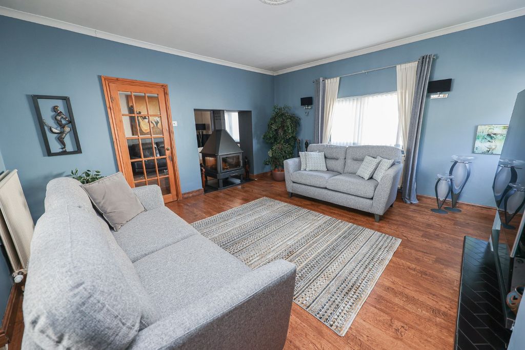 Property photo 3 of 34 4194383