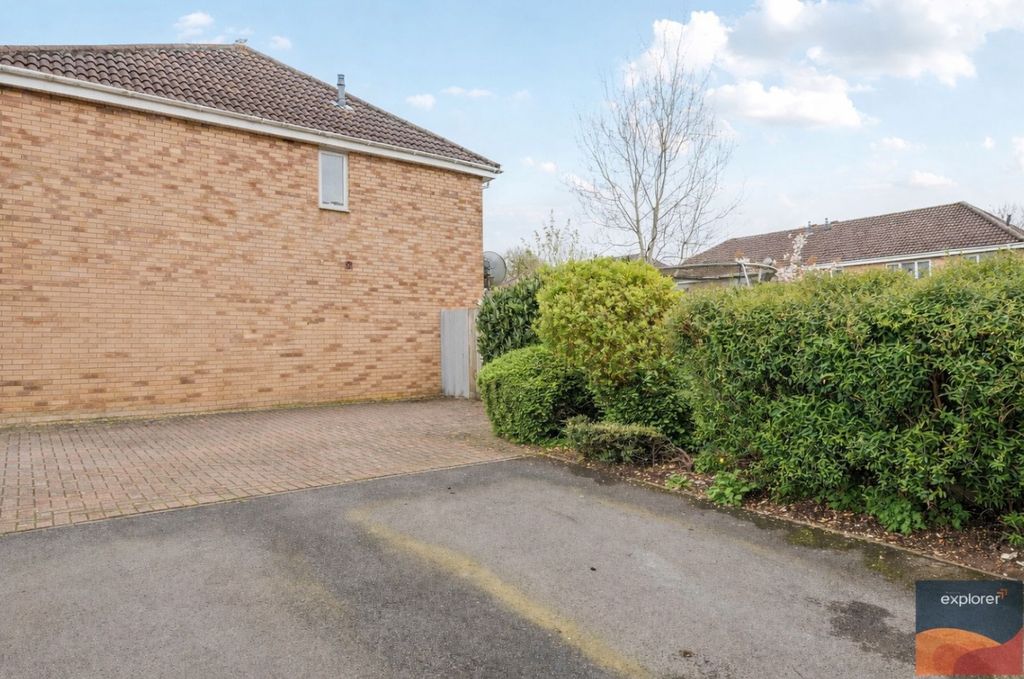 Property photo 3 of 28