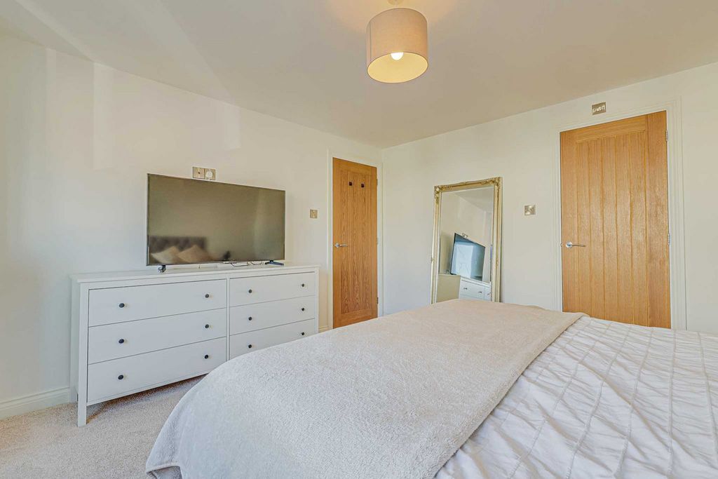 Additional image 25 of 4 bed detached house for saleThundersley Park Road, Benfleet SS7