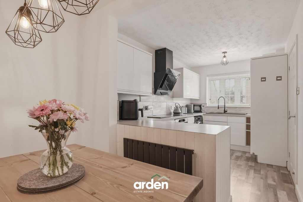 Property photo 2 of 13