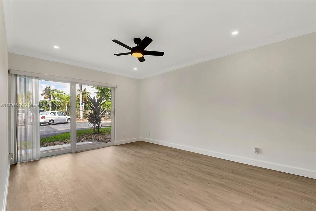 Property photo 3 of 15 <Alttext/>
