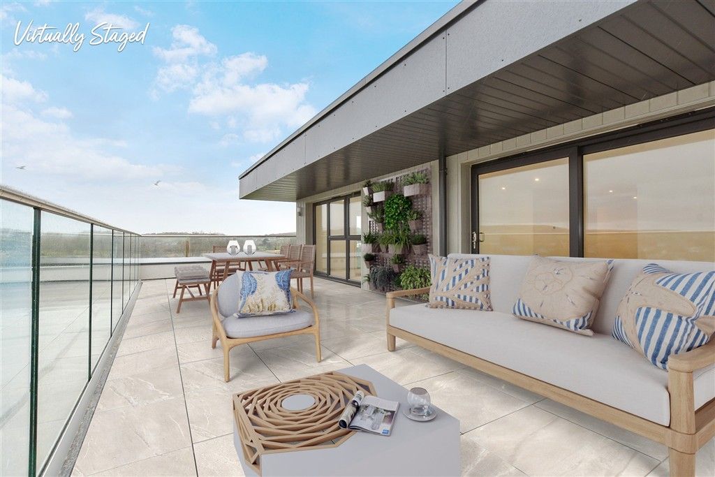 Property photo 2 of 9 Terrace Staged