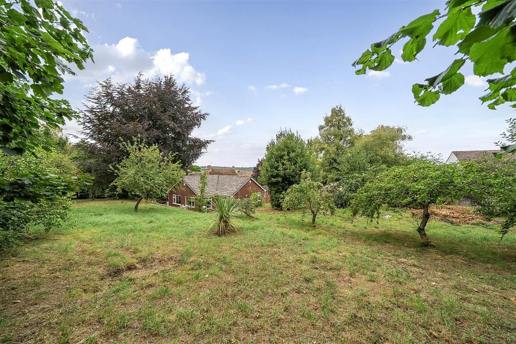 Property photo 3 of 20 Garden