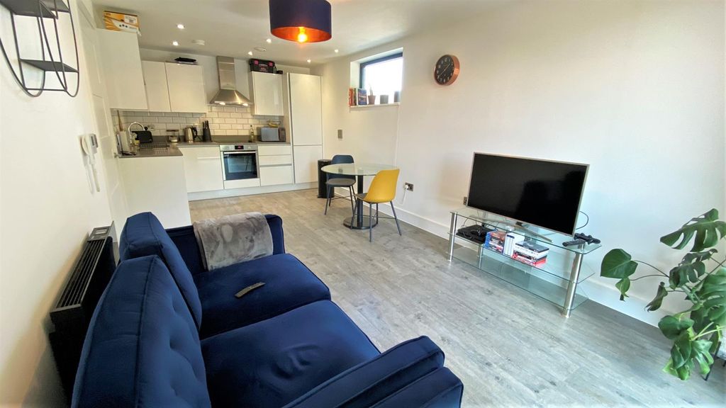Property photo 2 of 10 Open Plan Living And Kitchen