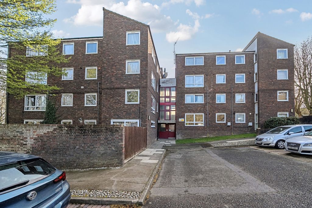 Property photo 2 of 8 1433953-3-69Ca630...