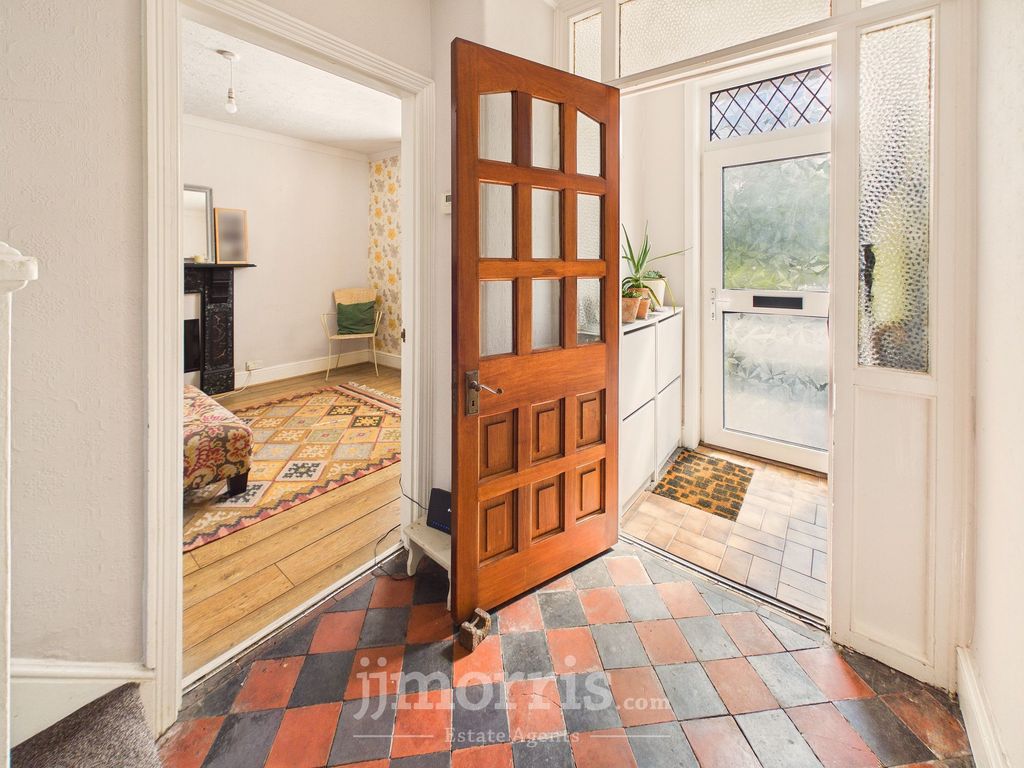 Property photo 3 of 48