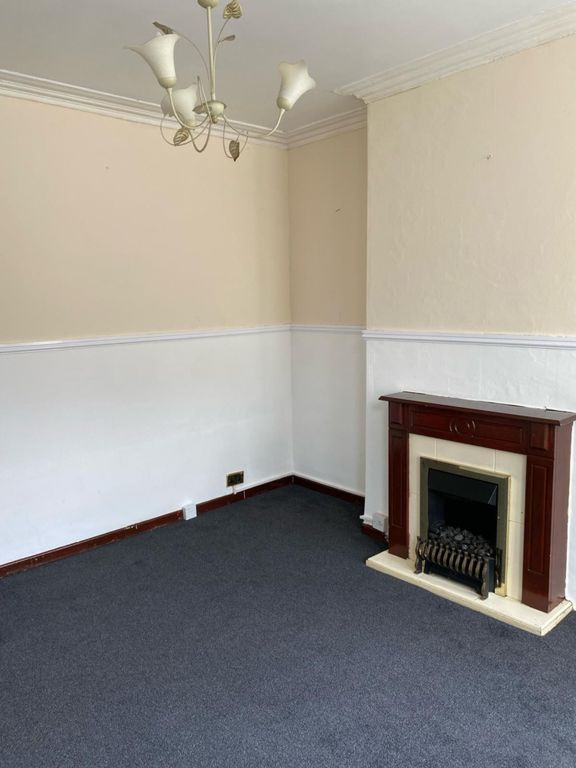 Property photo 1 of 9 Lounge