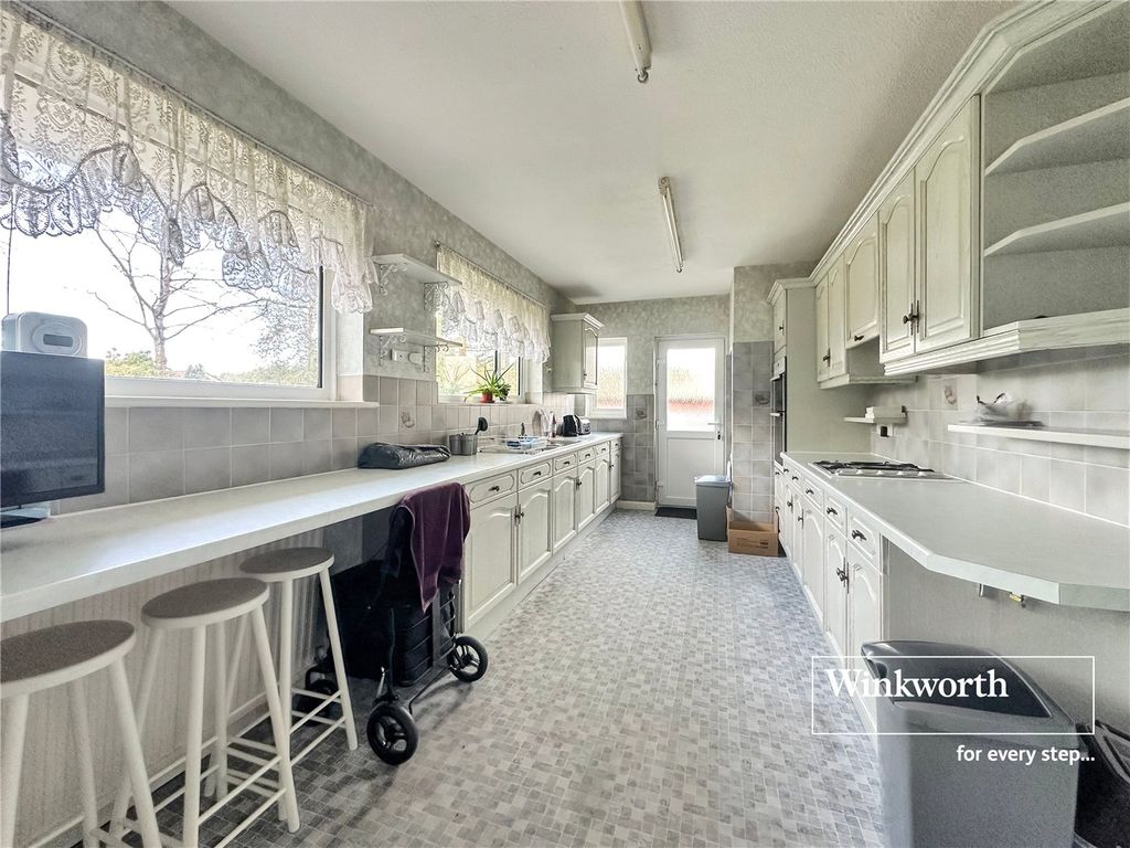 Property photo 2 of 18 Picture No. 25