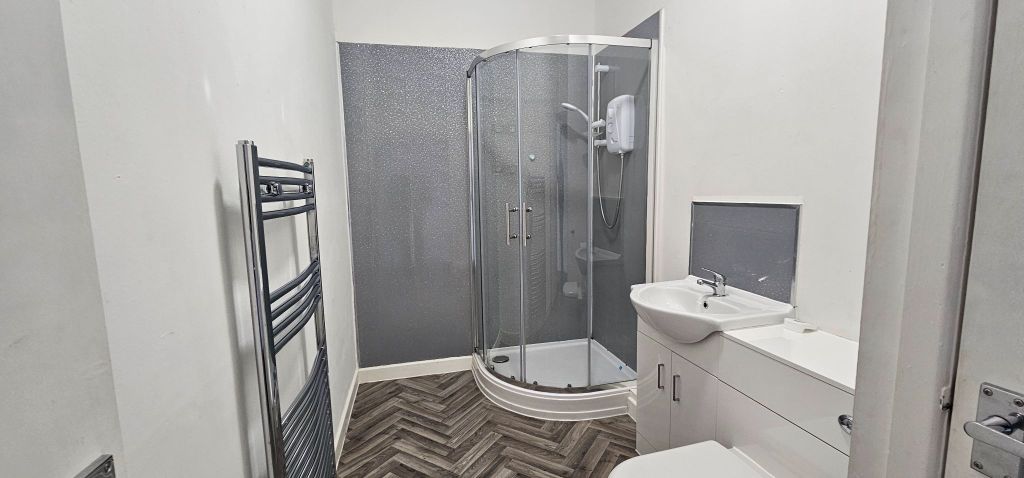 Property photo 3 of 6 Bathroom