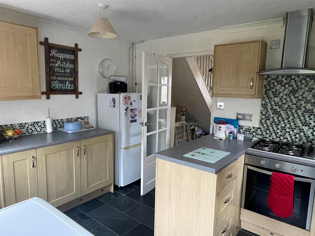 Property photo 3 of 12 Photo 3.Jpg