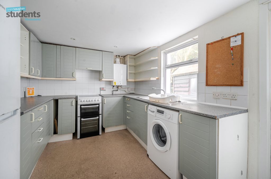 Property photo 2 of 10 515Afe18-3332-4E6...