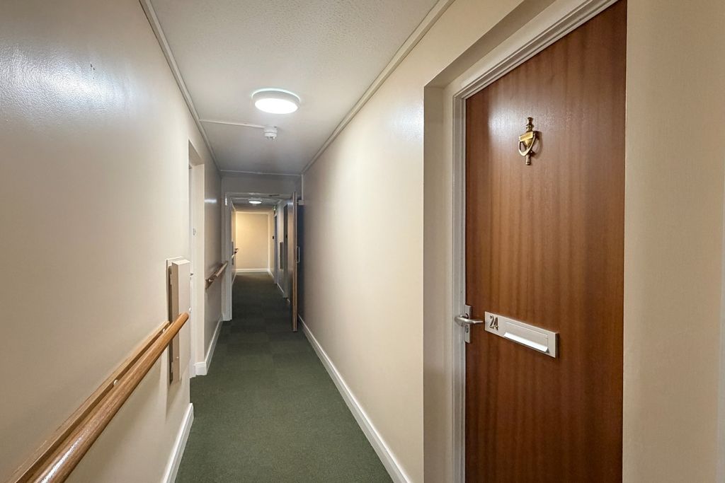 Property photo 2 of 20