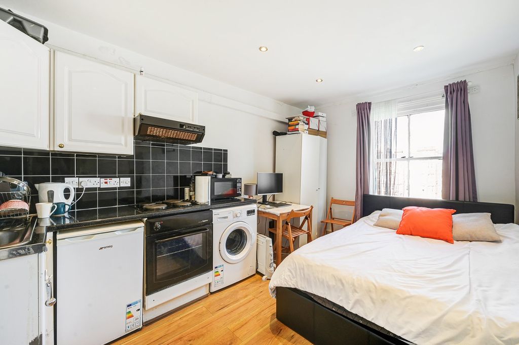 Property photo 3 of 25