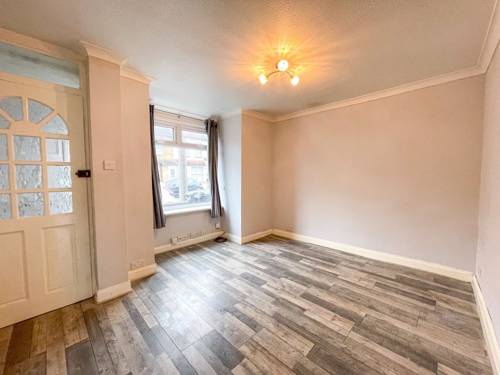 Property photo 3 of 18 3892343