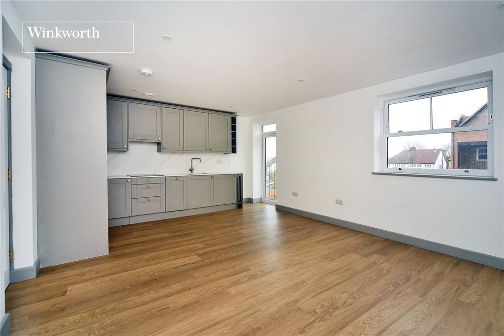 Property photo 2 of 14 Picture No. 17