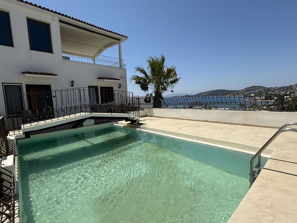 Property photo 3 of 21 Chic Bodrum Property For Sale With A Shared Pool - Pool With Nature And Sea Views