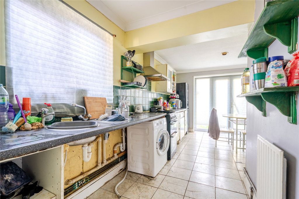 Property photo 2 of 18 Kitchen