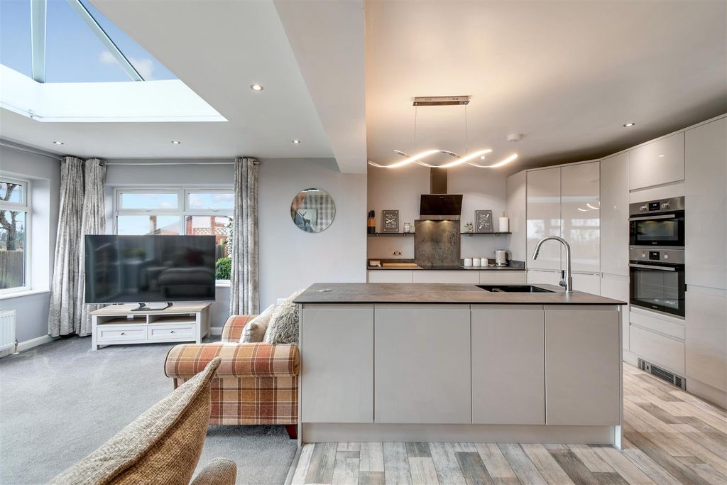 Property photo 2 of 35 Open Plan Kitchen Living
