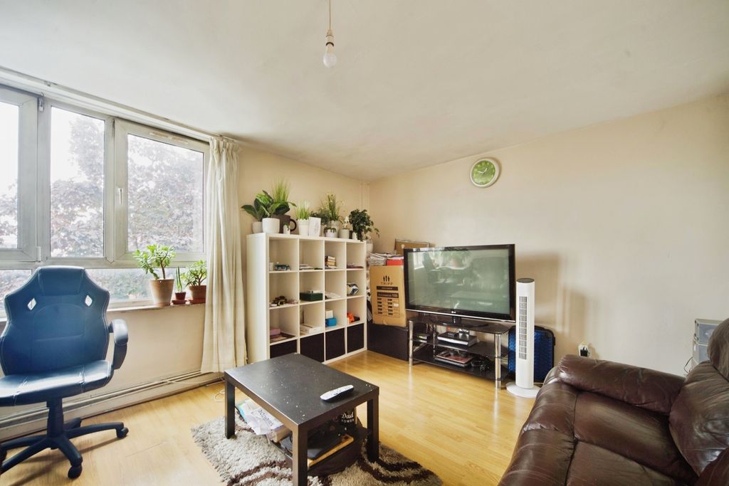 Property photo 3 of 17 Photo