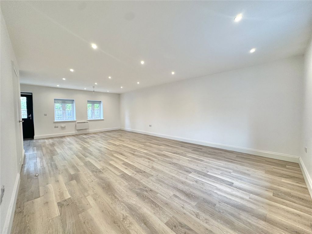 Property photo 3 of 14 Picture No. 05