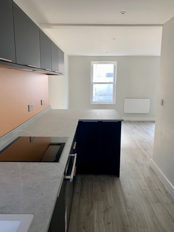 Property photo 2 of 33 Kitchen