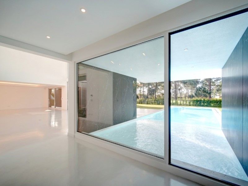 Property photo 2 of 64