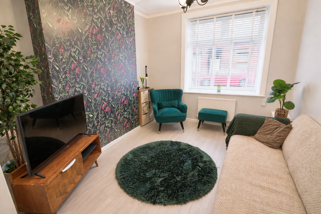 Property photo 2 of 10 Lounge