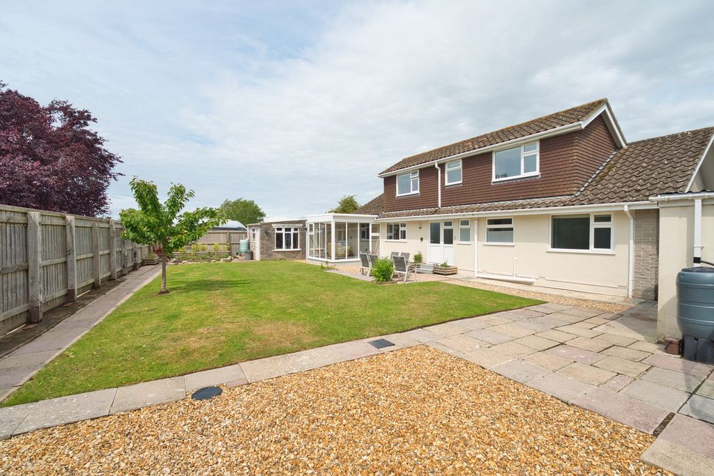 Property photo 2 of 18