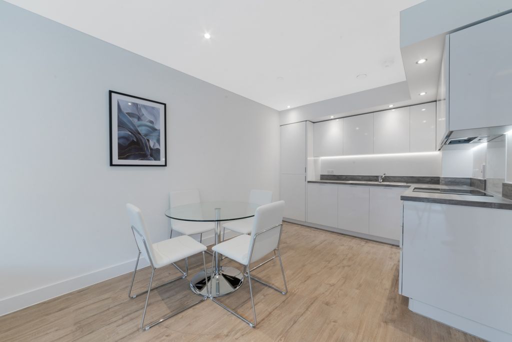 Property photo 3 of 7 Dining Area