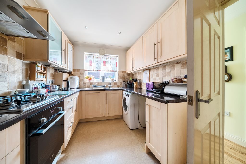 Property photo 3 of 22 Kitchen