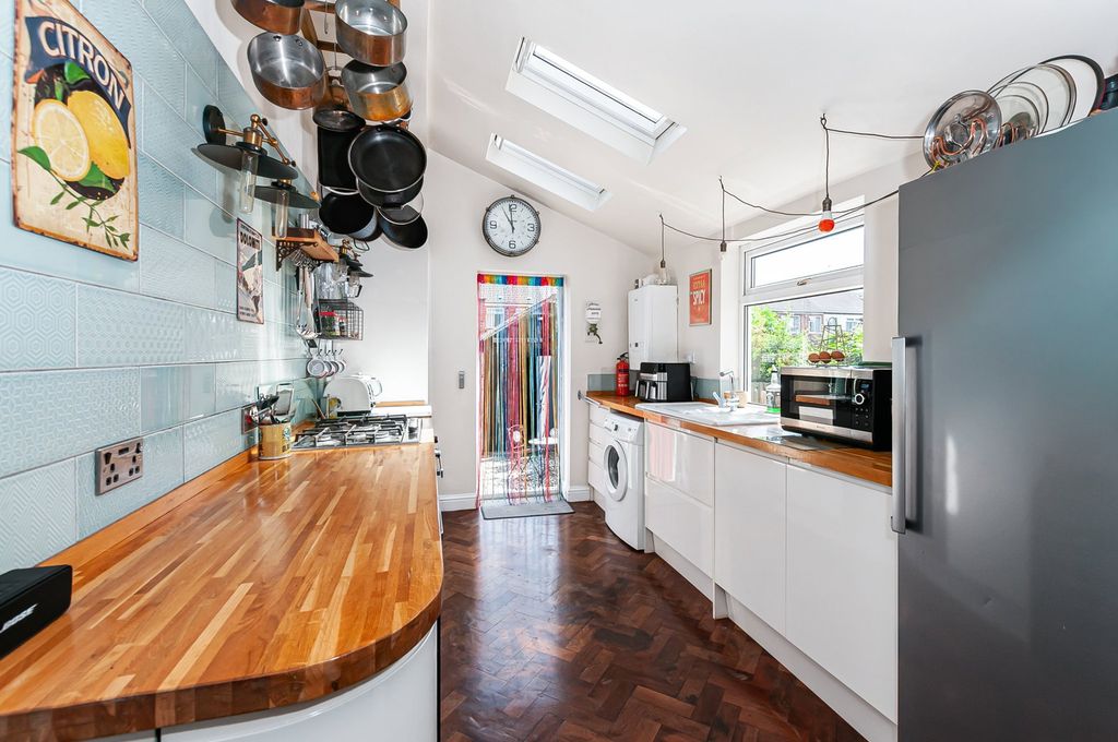 Property photo 2 of 17