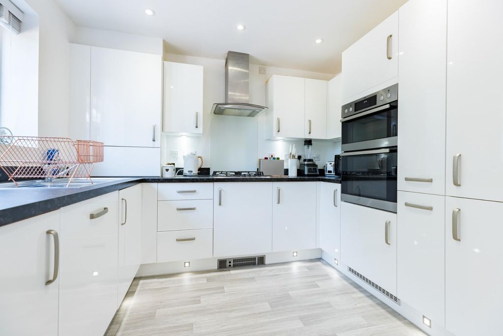 Property photo 3 of 14 Db-445.Jpg