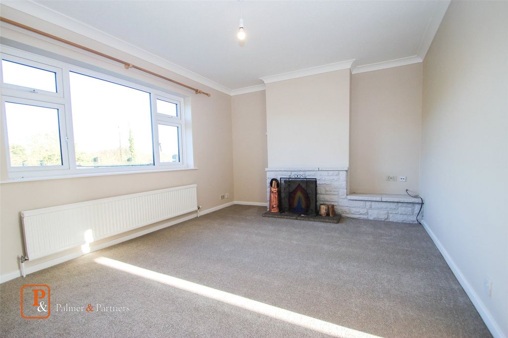 Property photo 2 of 12 Living Room