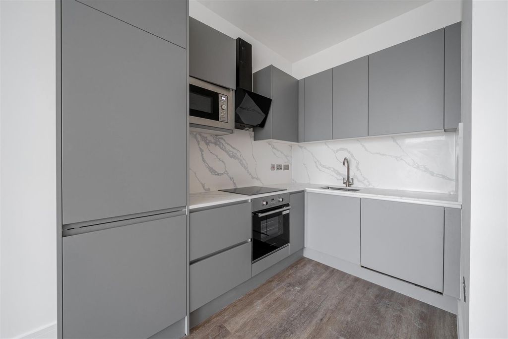 Property photo 2 of 22 1396527-7-6964Cb6E48c1A.Jpg