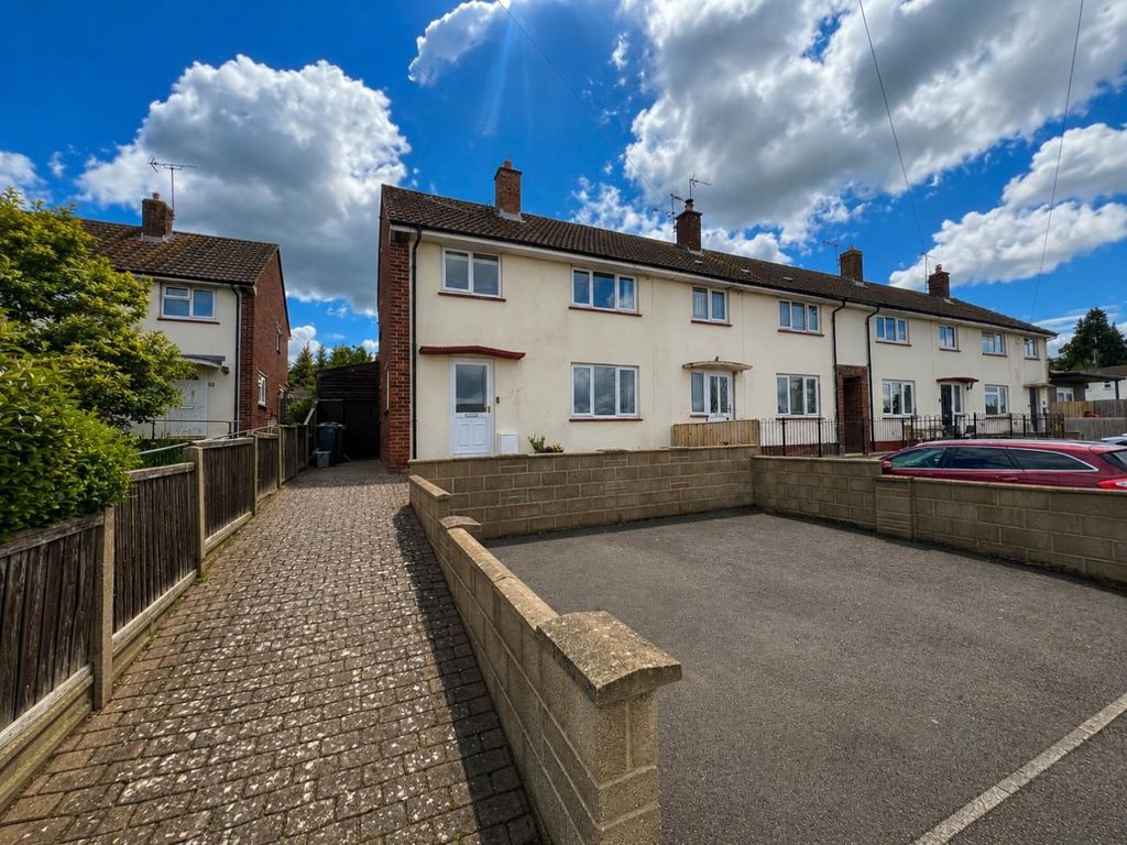 Property photo 1 of 15 Fishers Road - Front.Jpeg
