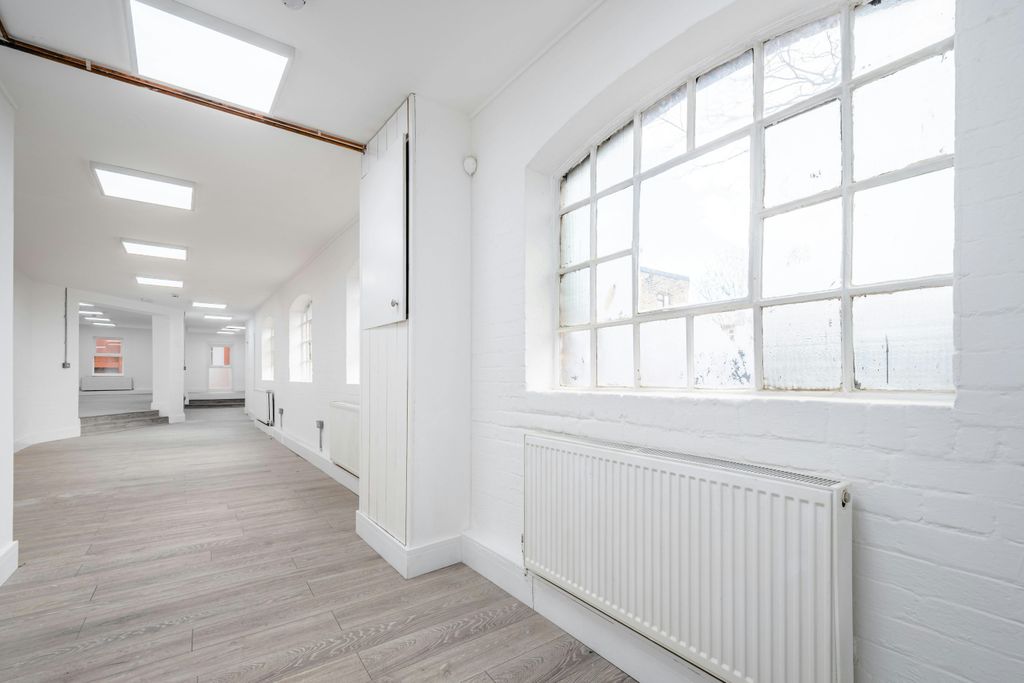 Property photo 2 of 15 Hackney Rd 237  Low Res 1.Jpg